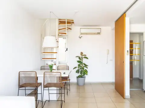 Departamento con balcon al frente y terraza propia