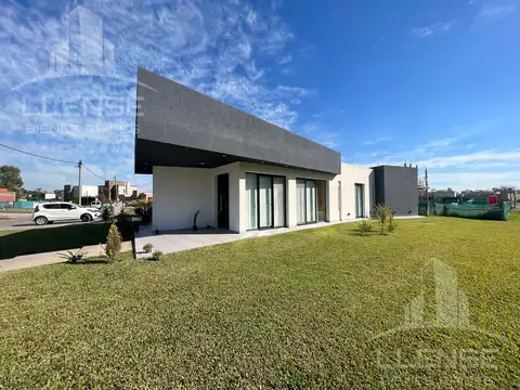 Casa 4 ambientes con piscina en alquiler - Hudson Park