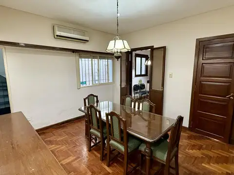 Depto Tipo Casa 5 ambientes con 2 baños