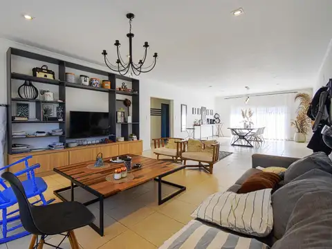 Casa quinta a la venta en Lobos