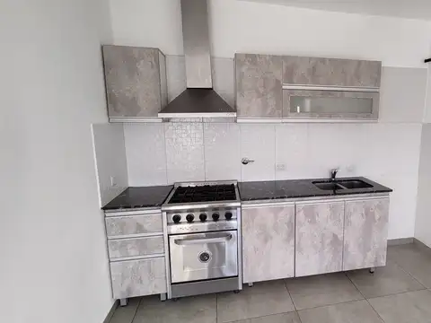 Av. Manuel Belgrano 3800, Piso 1