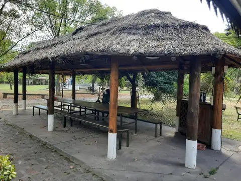 Quinta en Venta con 5 cocheras
