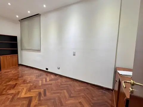 Oficina en Venta 60 años