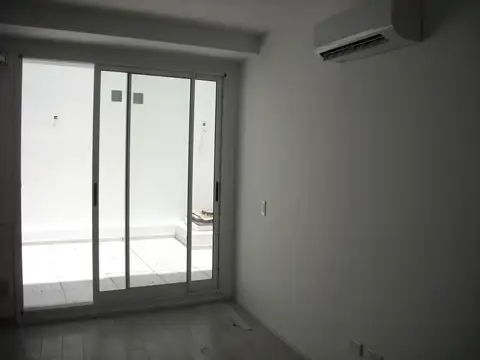 Departamento en Alquiler en Parque Chacabuco, $ 600.000