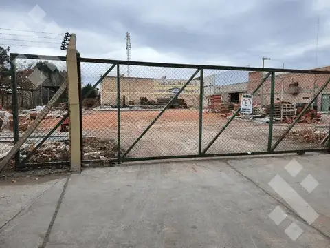Alquiler Lote en esqquina de 2000 m2