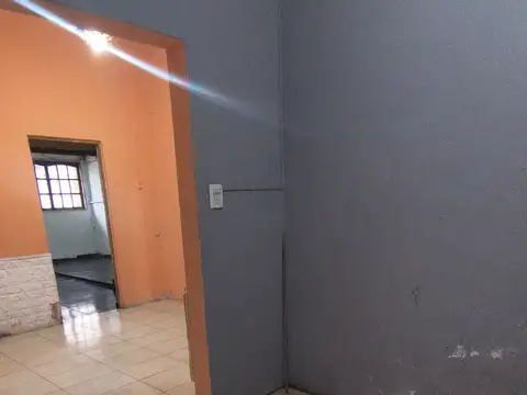 Casa 2 ambientes con 1 baño
