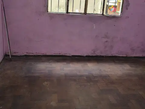 CASA A REFACCIONAR DE 2 AMBIENTES CON PATIO Y TERRAZA