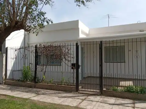 CASA AMERICANA APTA CREDITO A LA VENTA EN DERQUI