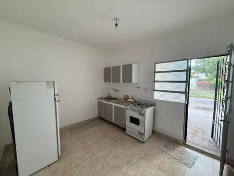 Casa 3 ambientes con 1 baño