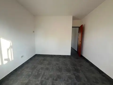 Departamento en Alquiler en Pablo Nogues, $ 450.000