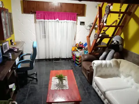 Casa Y Departamento En Venta en Villa Escobar, Francisco Alvarez, Moreno