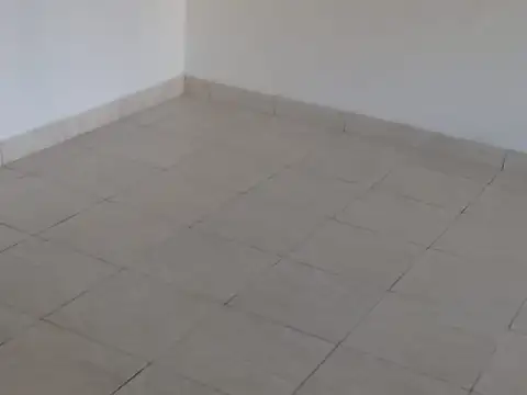 Local en Alquiler Via Púb.