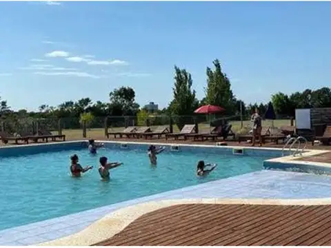 Casa en Venta con 4 cocheras