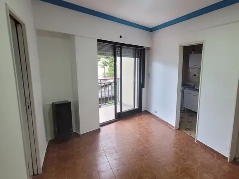 Departamento en Alquiler en Parque Chacabuco, $ 550.000