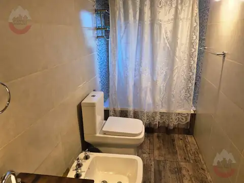 Casa en Alquiler con 1 cochera