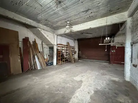 Mendoza y Juan Crisol - Deposito/Galpon en Venta - Excelente ubicacion