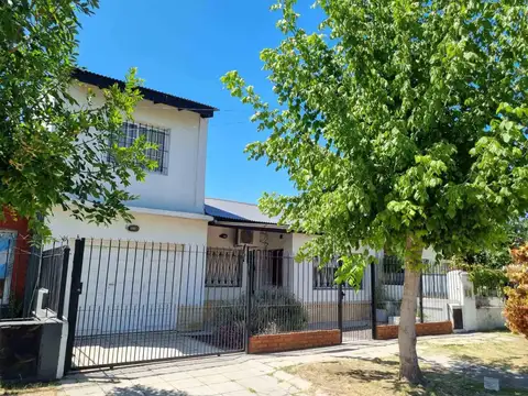 Casa en Luis Guillon