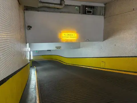 VENTA - COCHERA - EN PLENO MICROCENTRO