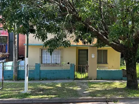 EN VENTA CASA CON AMPLIO TERRENO