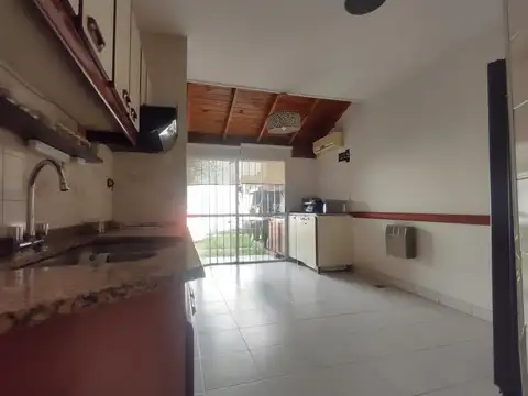 Depto Tipo Casa en Alquiler de 2 dormitorios
