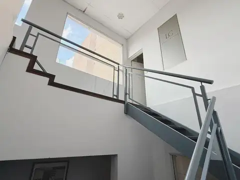 Oficina en planta alta