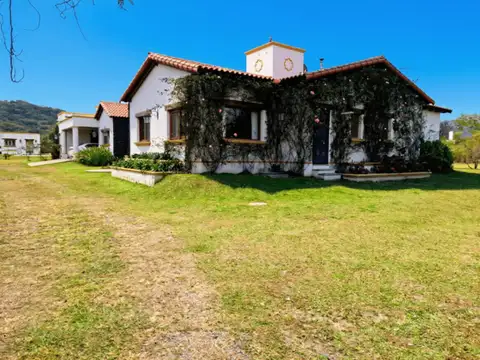 Casa en VENTA en Chacras de Santa María, San Lorenzo Chico 100