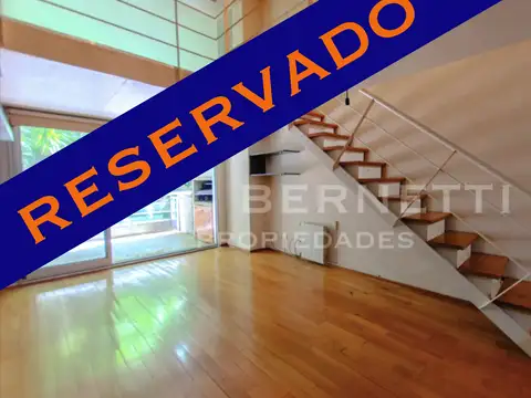 Departamento en dúplex al frente - 2 Ambientes + Escritorio - Bcón c/ parrilla - Excelente!