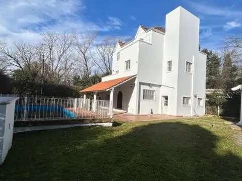 CASA EN VTA-5 AMB en DEL VISO | APTA CRÉDITO | 800 m² de lote/PILETA/QUINCHO