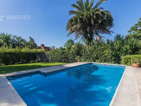 CASA EN VENTA CON DOBLE LOTE EN LOS HORNEROS - MAROTO PROPIEDADES