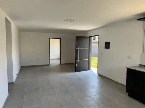 Casa 4 ambientes con 1 baño