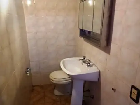 Depto Tipo Casa en Alquiler en Centro, $ 800.000
