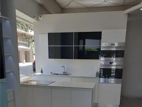 Oficina en Alquiler con 6 cocheras