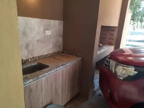 Casa 3 ambientes con 2 baños