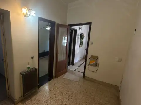 VENTA CASA 2DORM + COCH + TERRAZA + MONOAMBIENTE