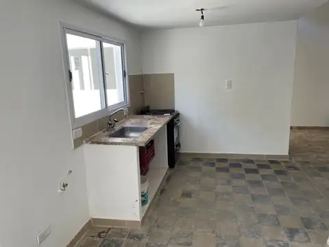 Depto Tipo Casa en Alquiler de 3 ambientes