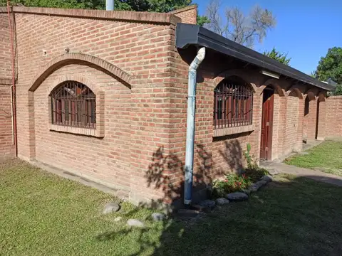Casa en Venta con 3 cocheras
