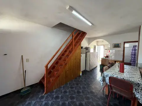 Casa 4 ambientes con 2 baños