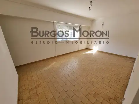 Depto Tipo Casa en Alquiler en Ramos Mejía Sur, $ 900.000