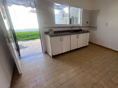 Depto Tipo Casa en Alquiler con 1 cocheras