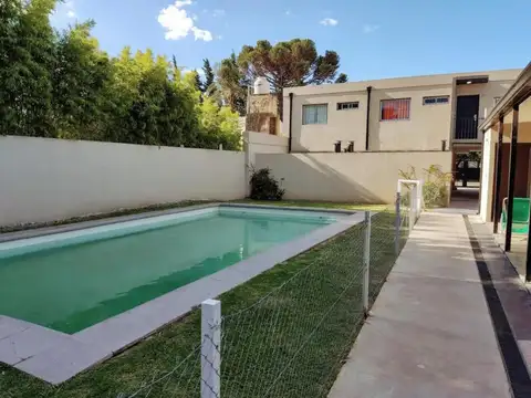 Avda. Camino de las Carretas 8245