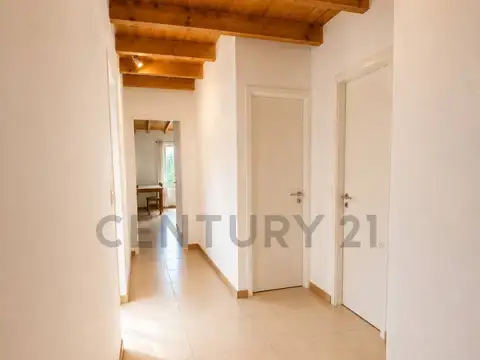 Venta casa con pileta barrio San Ramón, Pilar del Este - 5 ambientes
