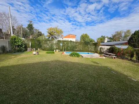 Casa en Venta con 2 cocheras