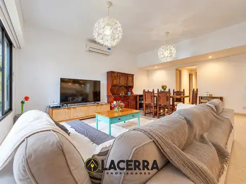 Casa 3 ambientes con patio en Villa Ballester