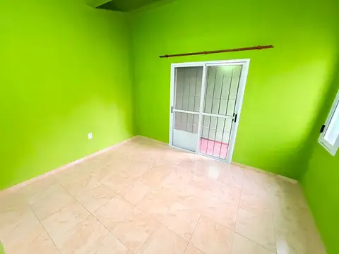 Casa en Alquiler en Castelar, $ 600.000