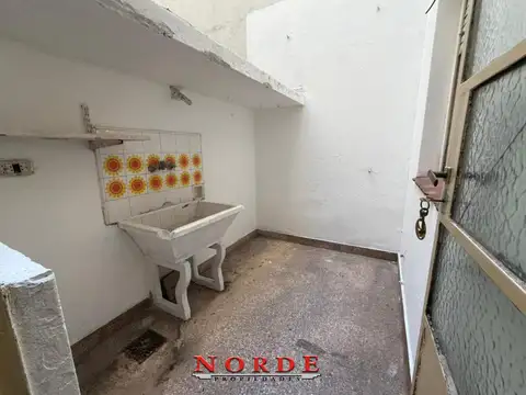 Depto Tipo Casa en Venta 40 años