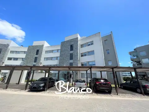 Departamento en Alquiler con 1 cocheras