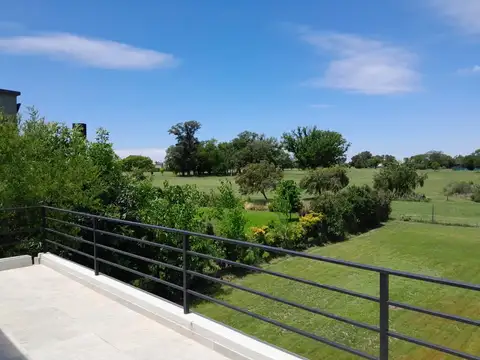 Casa en Alquiler de 4 dormitorios