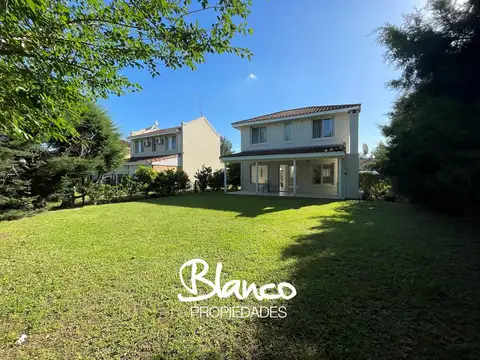 Casa  en Venta en La Candela, Pilar, G.B.A. Zona Norte