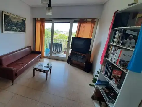 3 AMBIENTES A LA CALLE CON BALCON SALIENTE