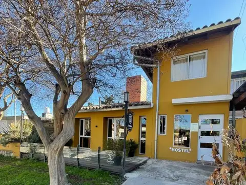 HOSTEL EN VENTA PLENO CENTRO CALAMUCHITA REMODELADO